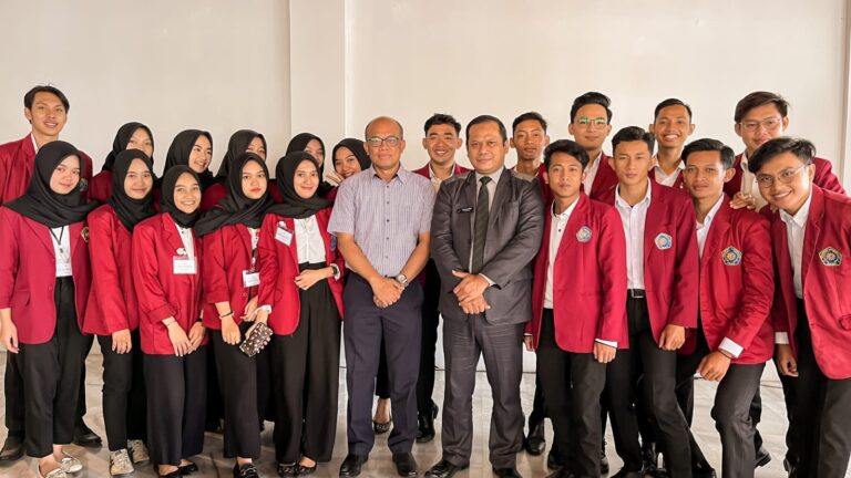 Kelas Terakhir CoE Tourism and Hospitality di Rayz UMM Hotel: Mahasiswa Raih Pengalaman Berharga