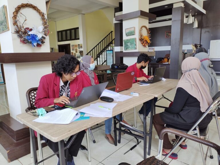 Mahasiswa Manajemen Mengikuti Magang di Dinas Koperasi Usaha Mikro Perindustrian dan Perdagangan Kota Batu