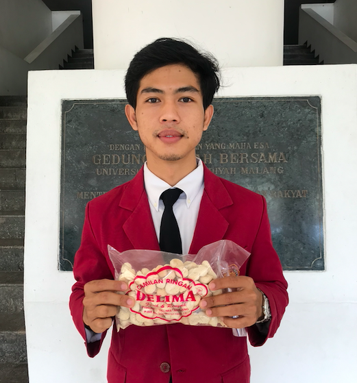 Tulang Punggung Keluarga, Mahasiswa Manajemen FEB UMM Lulus Tanpa Skripsi