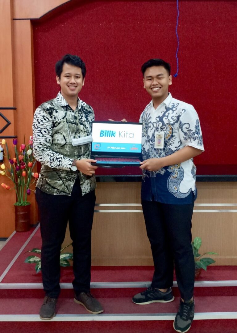 Mahasiswa Manajemen UMM Raih Juara Model Bisnis AisyCom Polinema