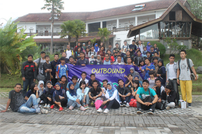Wisudawan Jurusan Manajemen Ikuti Outbound Pembekalan Wisuda Periode IV-FEB 2011