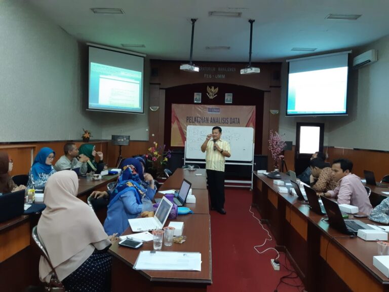 Dosen Prodi Manajemen ikuti Pelatihan Analisis Data