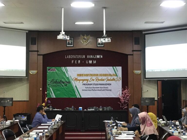 Prodi Manajemen Siapkan Kurikulum untuk Era Revolusi Industri 5.0