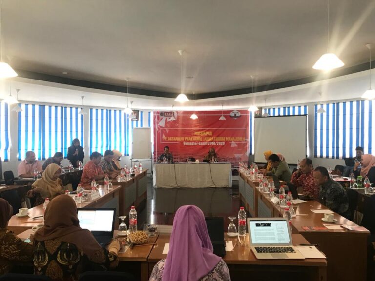 Laboratorium Manajemen Adakan Persiapan Pelaksaan Praktikum