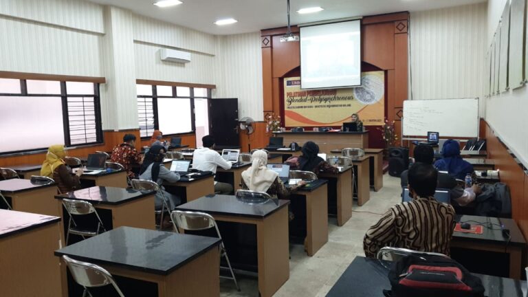 Siapkan Perkuliahan Dengan Daring Gelar Pelatihan Polysincronous Learning