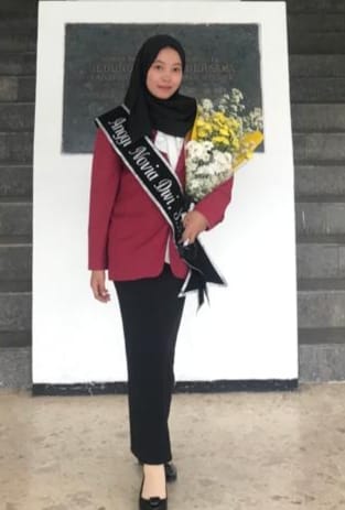 Anggi Novia Dwi Putri,Disiplin adalah Kunci Lulus Tepat Waktu
