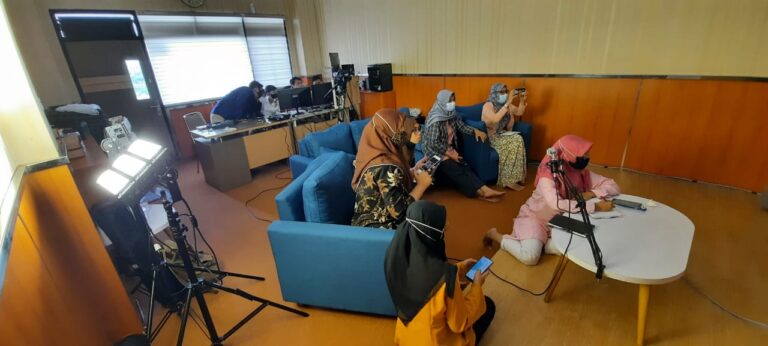 Software VMIX Dalam Aplikasi Zoom & Youtube,Untuk Meningkatkan Kemampuan Laboran dalam Webinar