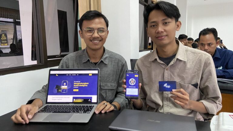 Tapfirst: Kartu Nama Digital Inovatif Buatan Mahasiswa Program Studi Manajemen UMM