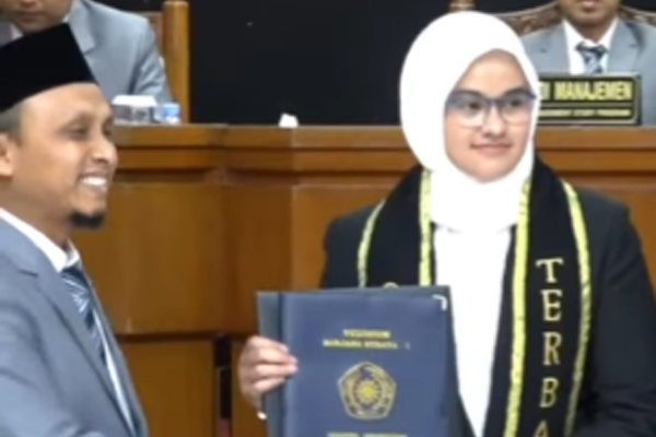 Sapu Bersih! Prodi Manajemen Borong Gelar Tiga IPK Terbaik Fakultas!