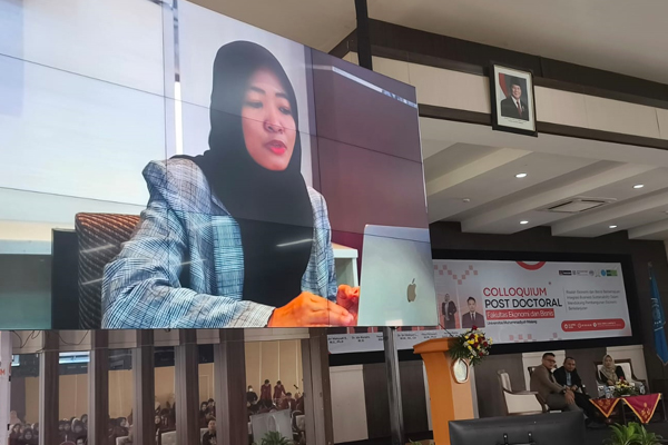 Solusi Cerdas Yeyen Pratika: Lawan Darurat Plastik dengan Kekuatan Social Marketing!