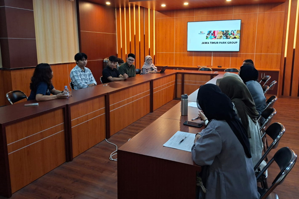 Kuliah Perdana CoE Pariwisata: Hadirkan Manajer Marketing JTP Group