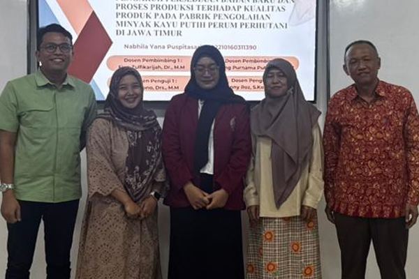 Haru dan Bangga! Berbekal Restu Kedua Orang Tua, Nabhila Sukses Tembus Sidang Skripsi 3,5 Tahun di Prodi Manajemen