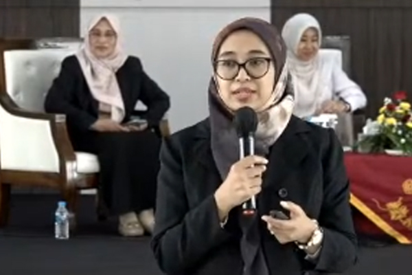 Awas Jebakan Tren Saham! Doktor Baru Manajemen UMM Fika Fitriasari Ungkap Kunci Sejahtera Finansial di Era Digital