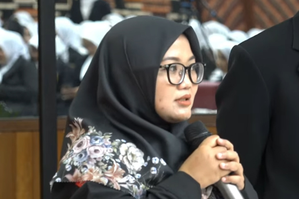 Interaktif dan Bertabur Hadiah, Penutupan Sharing Session Yudisium FEB UMM Tinggalkan Kesan Mendalam bagi Lulusan