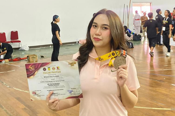Pendekar Barito Bersinar di Tanah Pasundan: Miranti Eka Pranejia Raih Juara 2 Kata Beregu BKC Open 2026